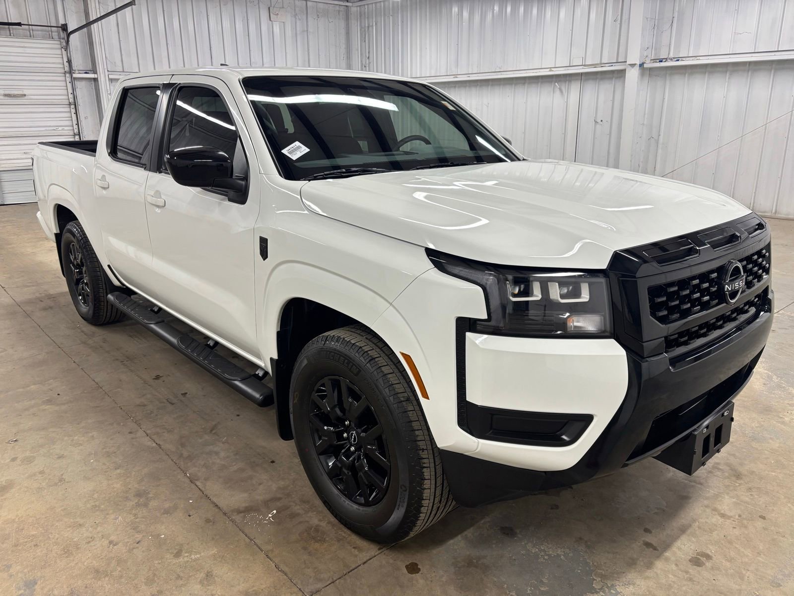 Used 2026 Nissan Frontier SV w/ Tow Package RWD image 1