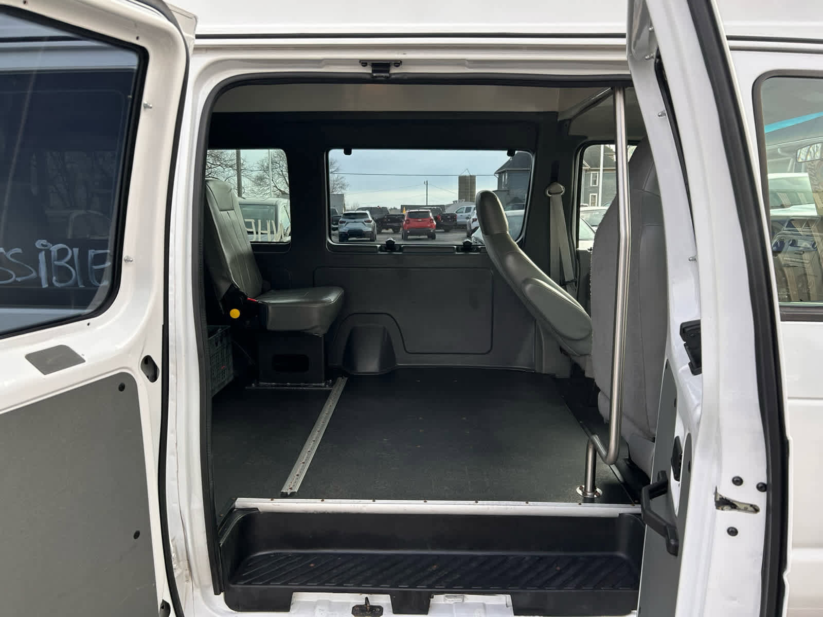 Used 2012 Ford E-250 and Econoline 250 Extended w/ PWR Group RWD image 17