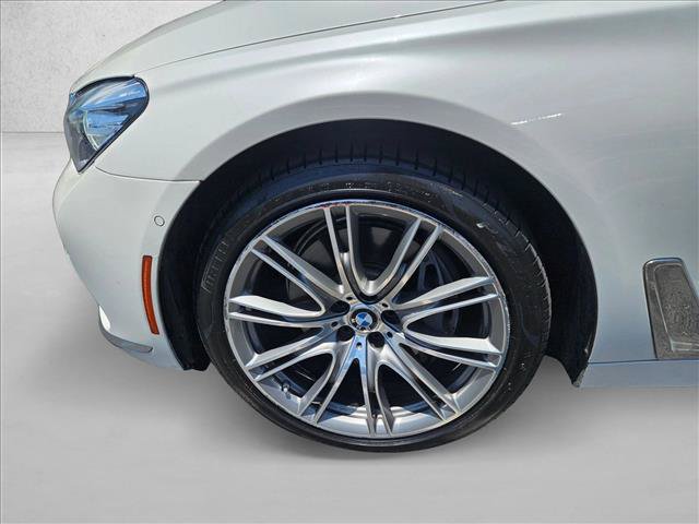 Used 2018 BMW 740i RWD image 23