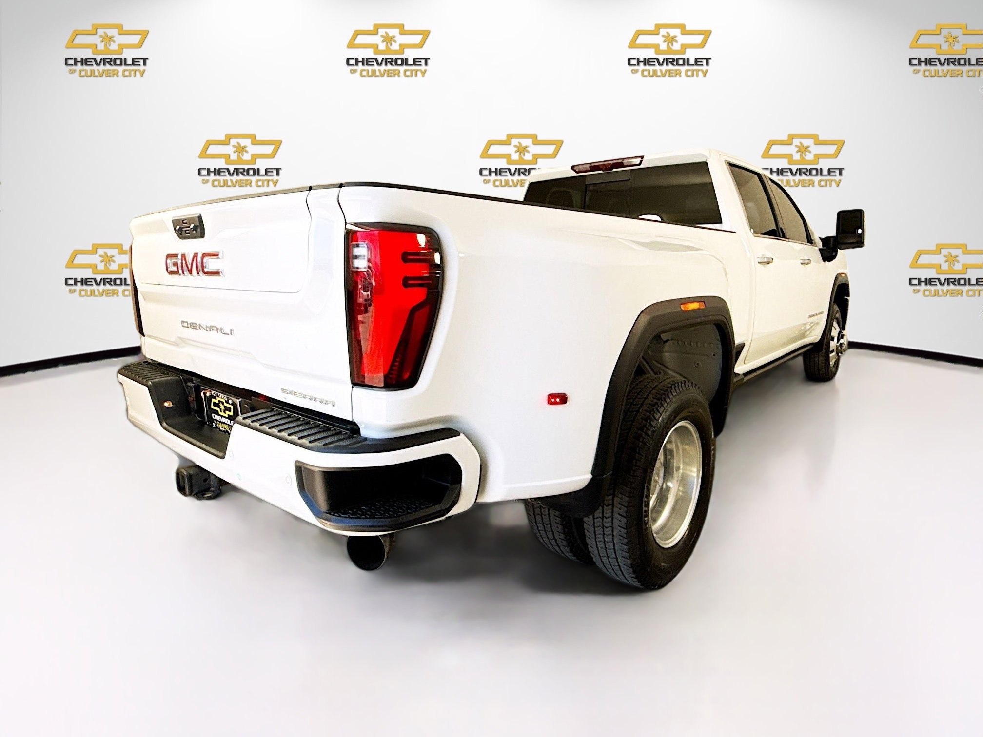 Used 2025 GMC Sierra 3500 Denali w/ Denali Reserve Package AWD/4WD image 6