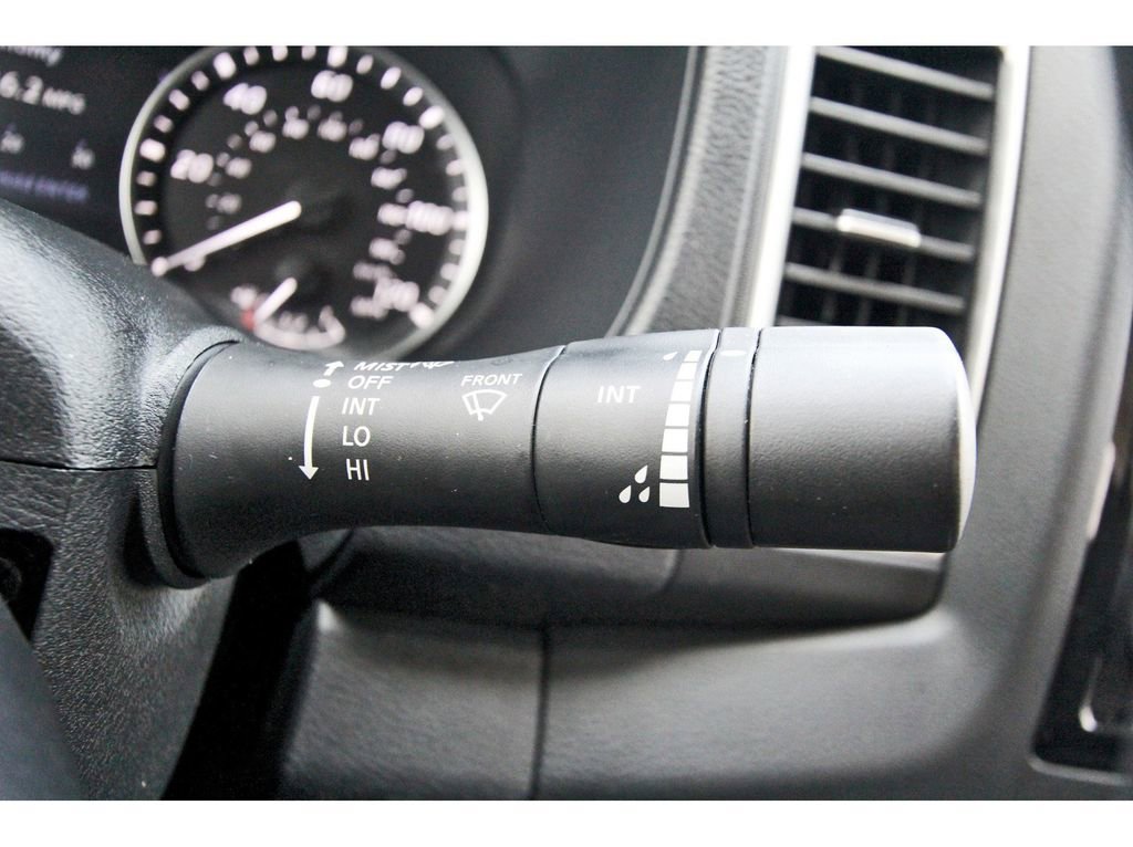 Used 2024 Nissan Frontier SV w/ Technology Package image 16