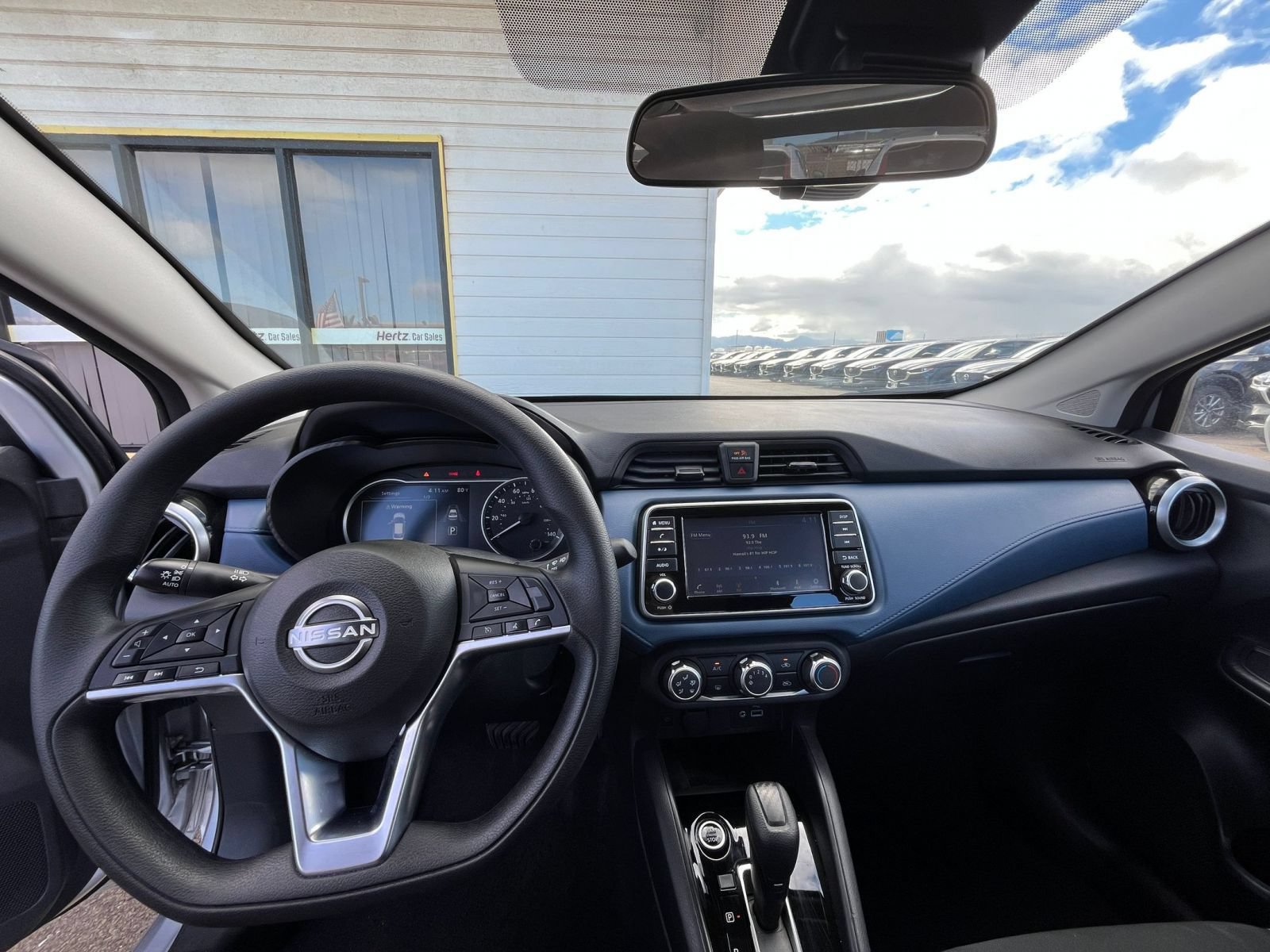 Used 2025 Nissan Versa SV FWD image 33