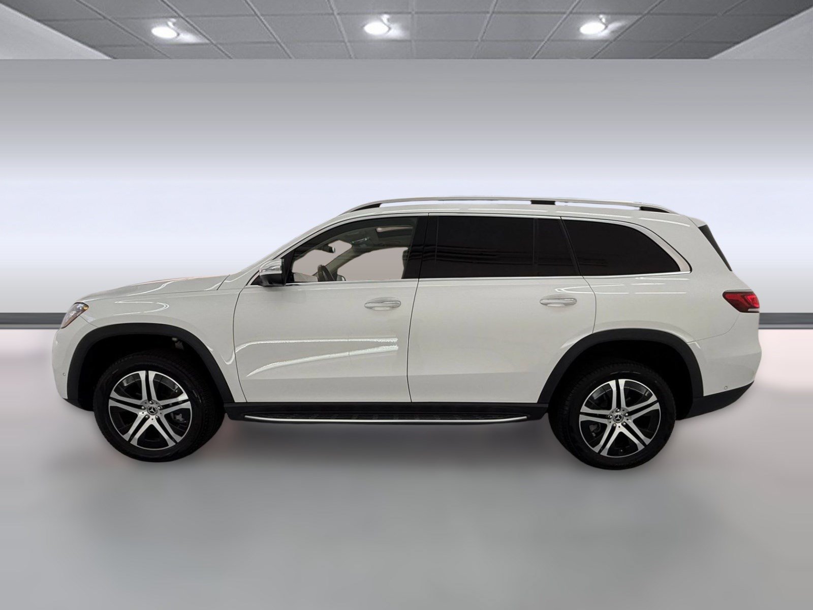 Used 2021 Mercedes-Benz GLS 450 4MATIC image 2