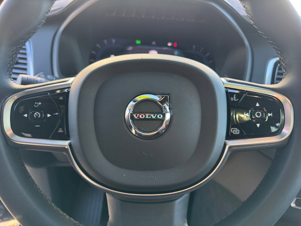 Used 2024 Volvo XC90 B6 Ultimate w/ Protection Package Premier image 37