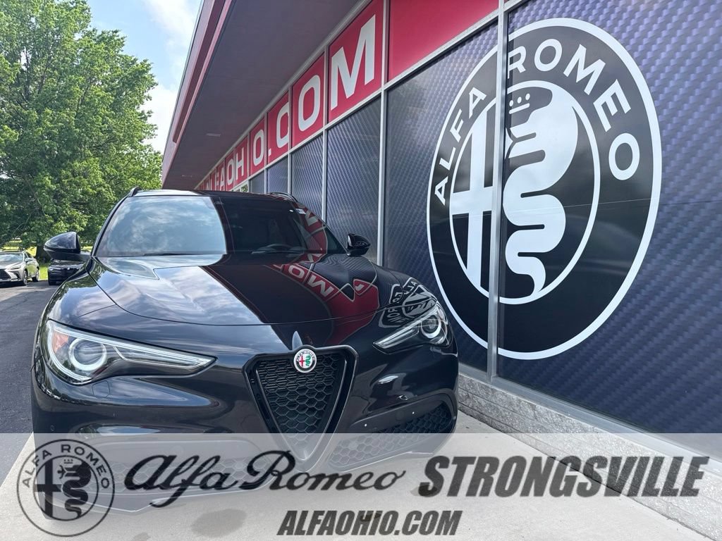 Used 2023 Alfa Romeo Stelvio Veloce AWD/4WD image 1