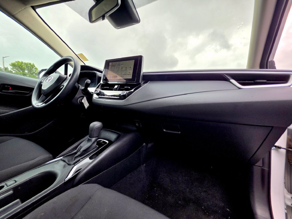 Used 2025 Toyota Corolla LE FWD image 39