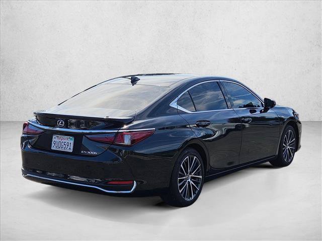 Used 2025 Lexus ES 300h w/ Premium Package FWD image 5