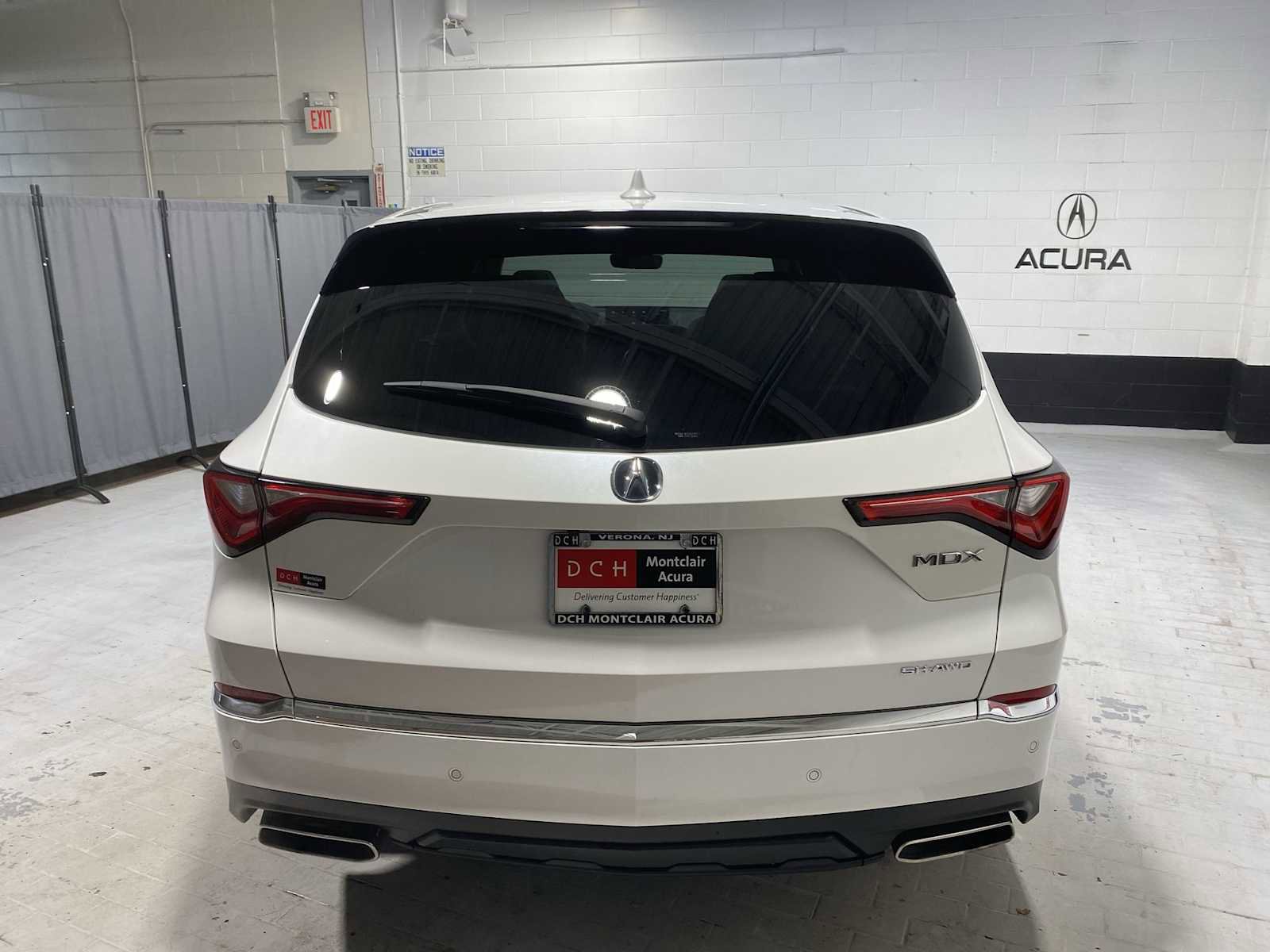 Certified 2023 Acura MDX SH-AWD w/ Technology Package image 5