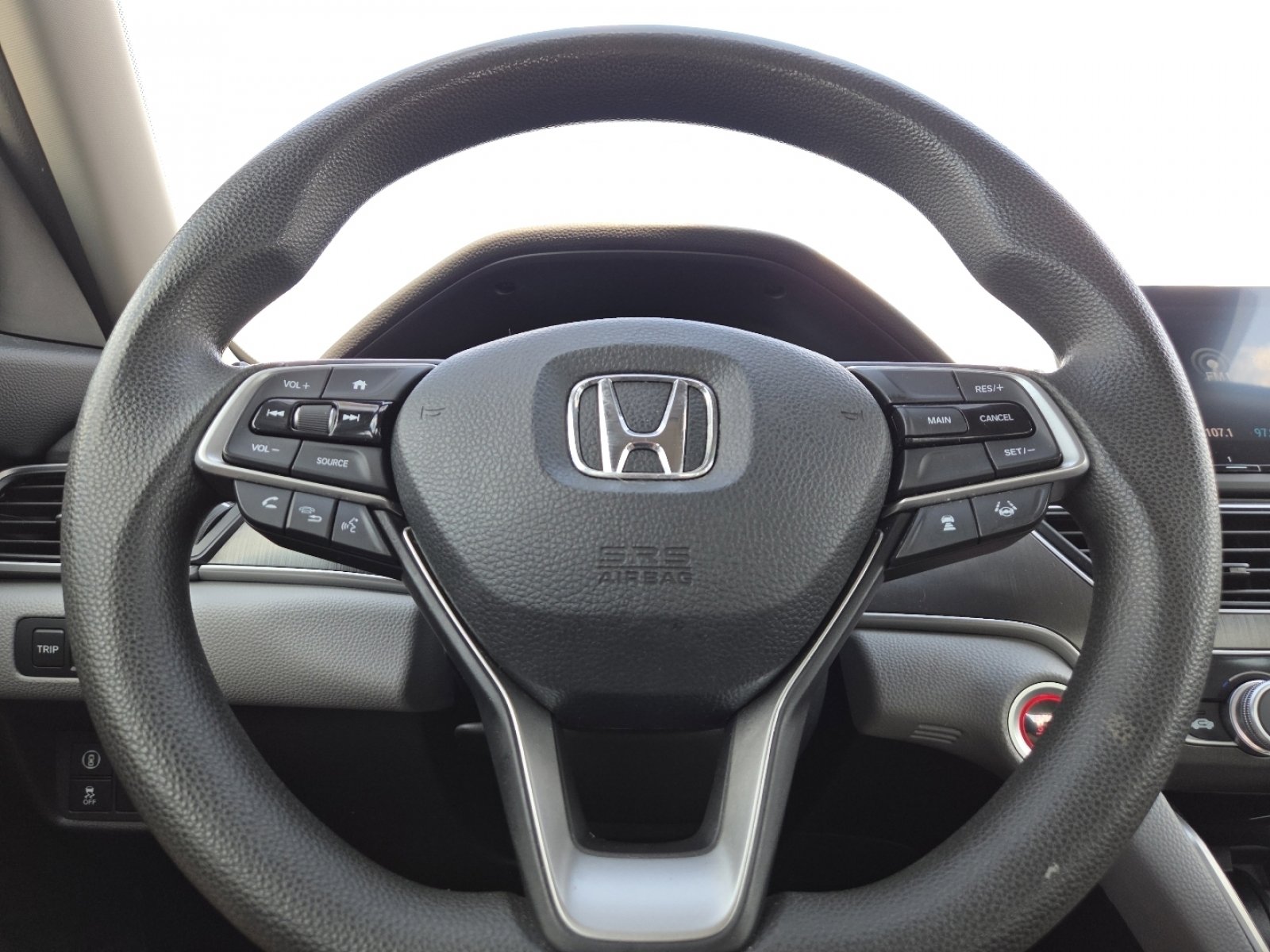 Used 2018 Honda Accord LX image 23