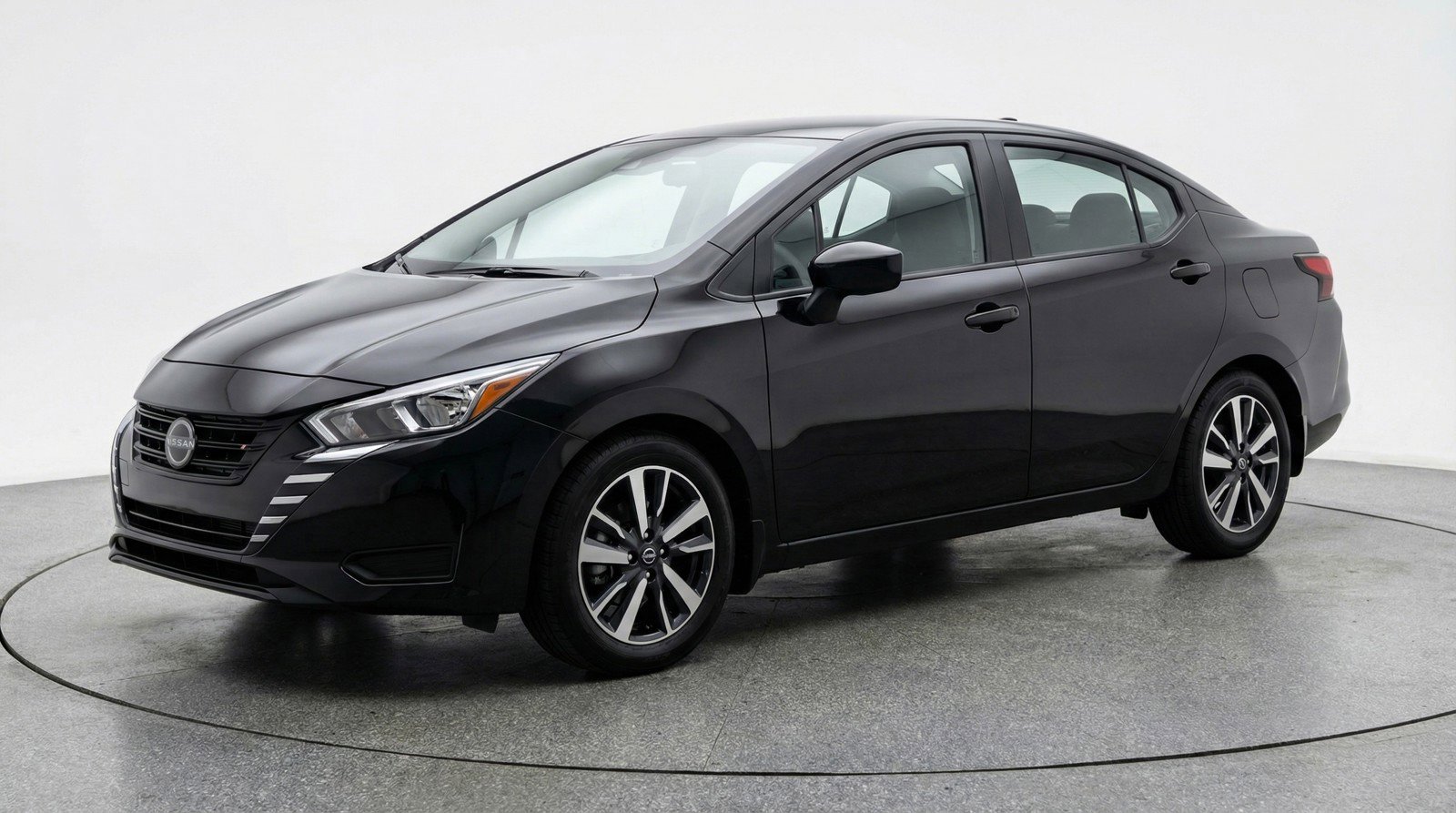 Used 2025 Nissan Versa SV image 3