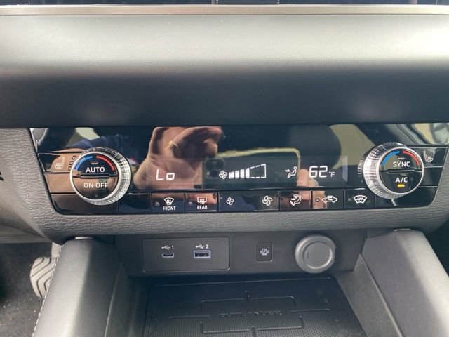 New 2025 Mitsubishi Outlander SE image 27