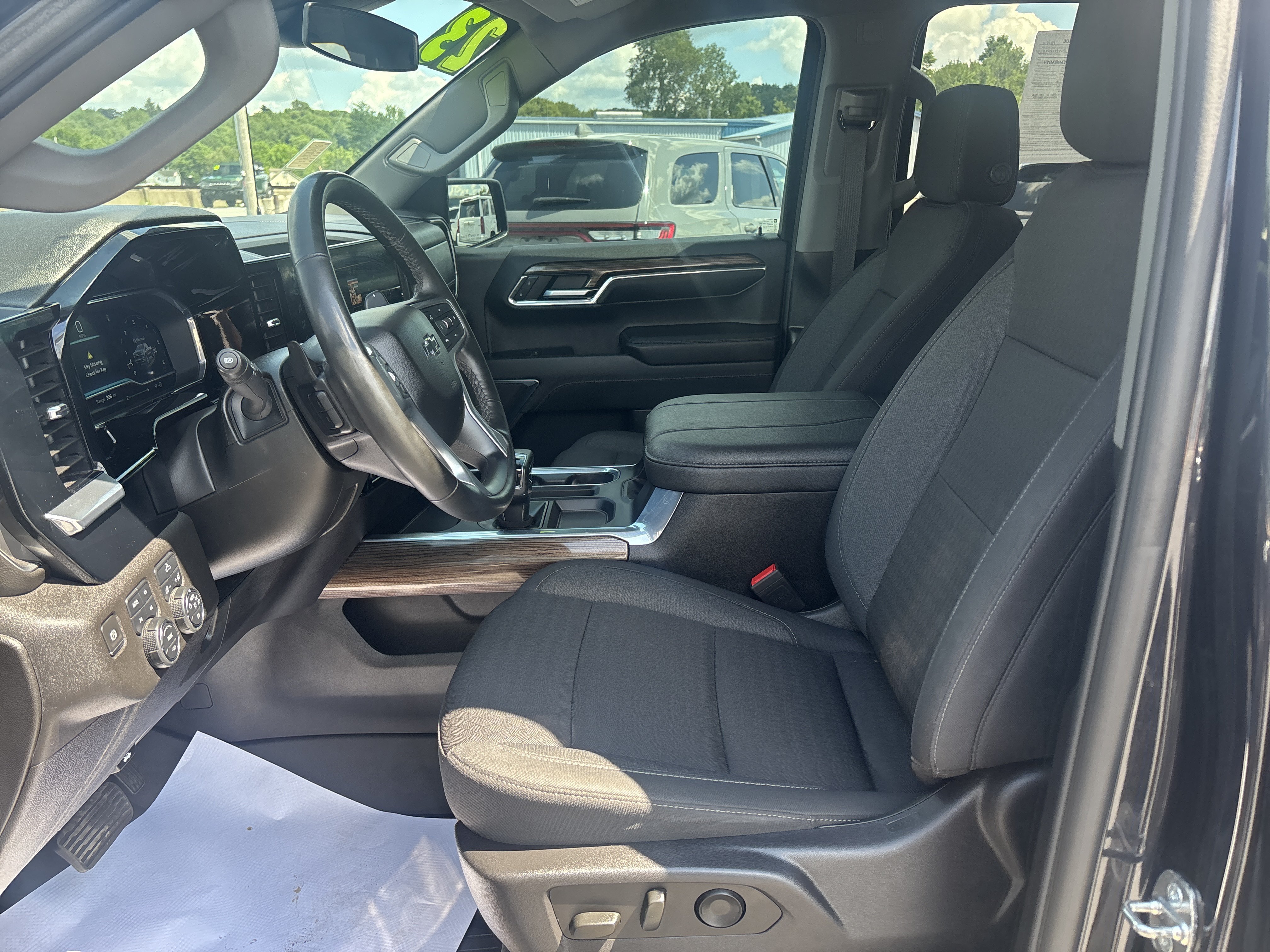 Used 2023 Chevrolet Silverado 1500 RST AWD/4WD image 4