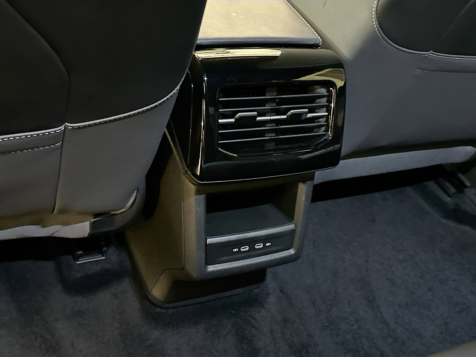 Used 2023 Volkswagen ID.4 Pro AWD/4WD image 28