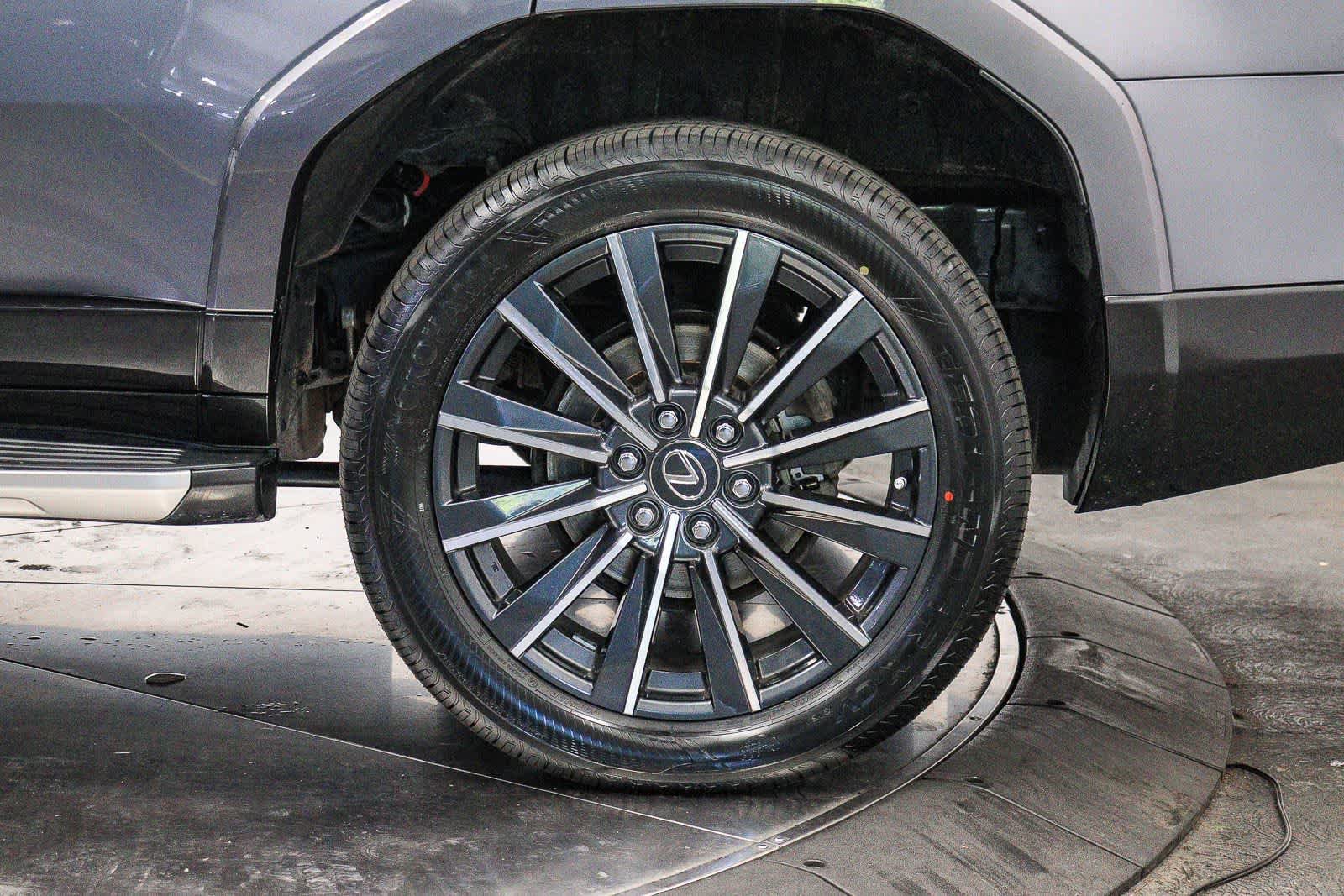 Used 2024 Lexus GX 550 w/ Cold Area Package AWD/4WD image 10
