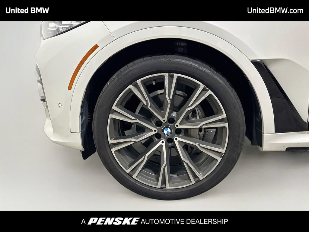 Used 2020 BMW X7 xDrive40i w/ M Sport Package AWD/4WD image 2
