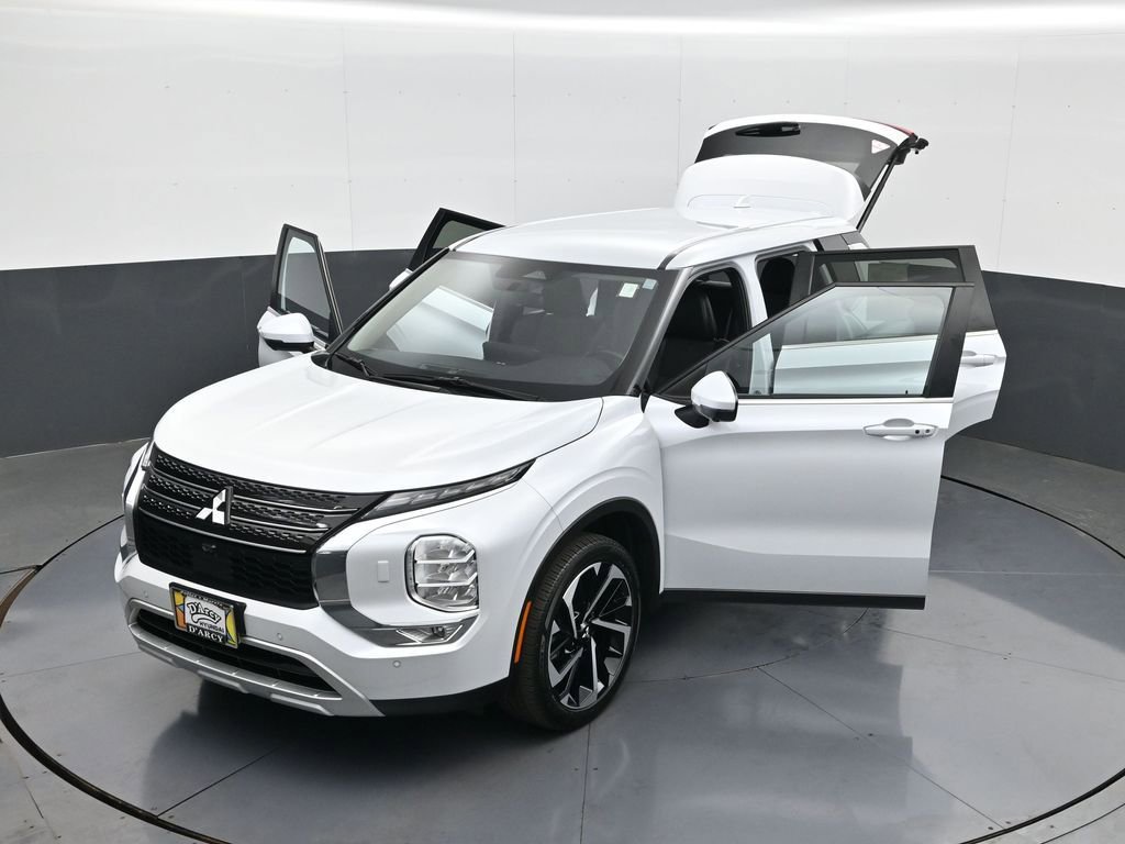 Used 2024 Mitsubishi Outlander SE image 31
