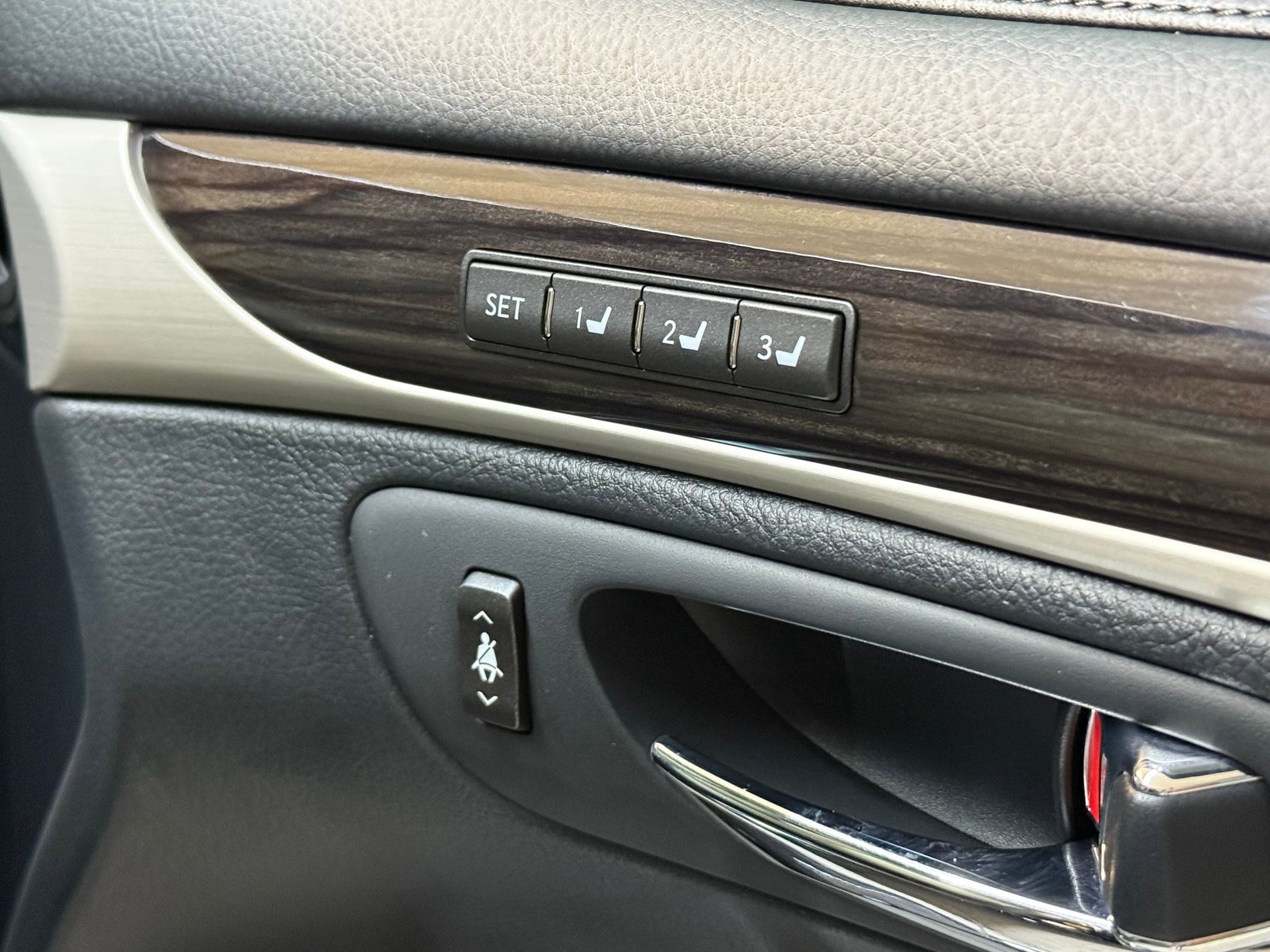 Used 2014 Lexus LS 460 AWD w/ Comfort Package image 51