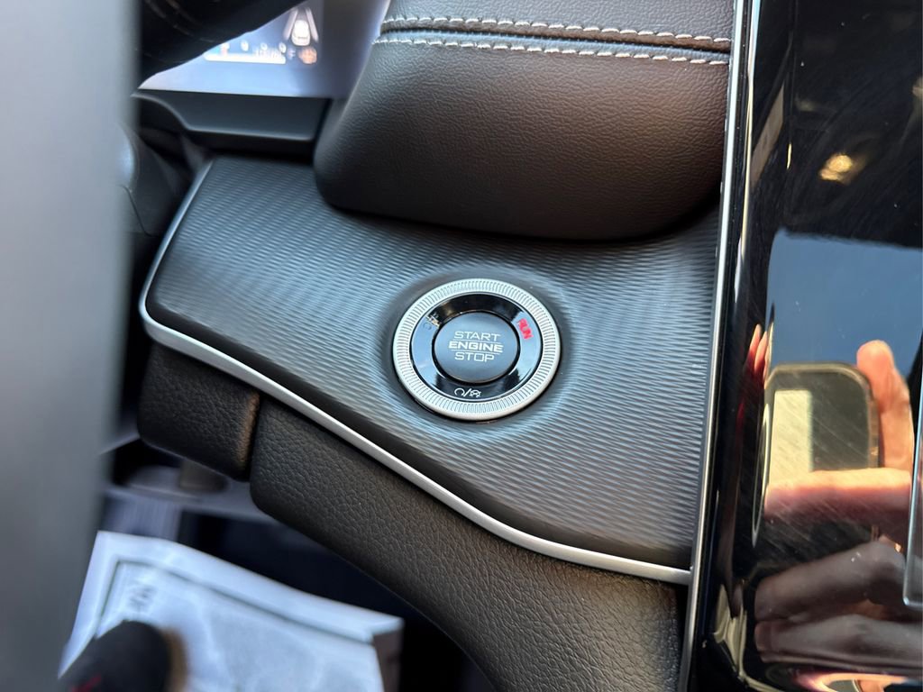 Used 2025 Jeep Grand Cherokee Altitude image 34