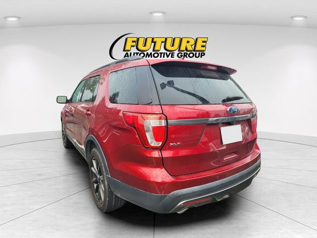 Used 2017 Ford Explorer XLT w/ Equipment Group 202A image 4