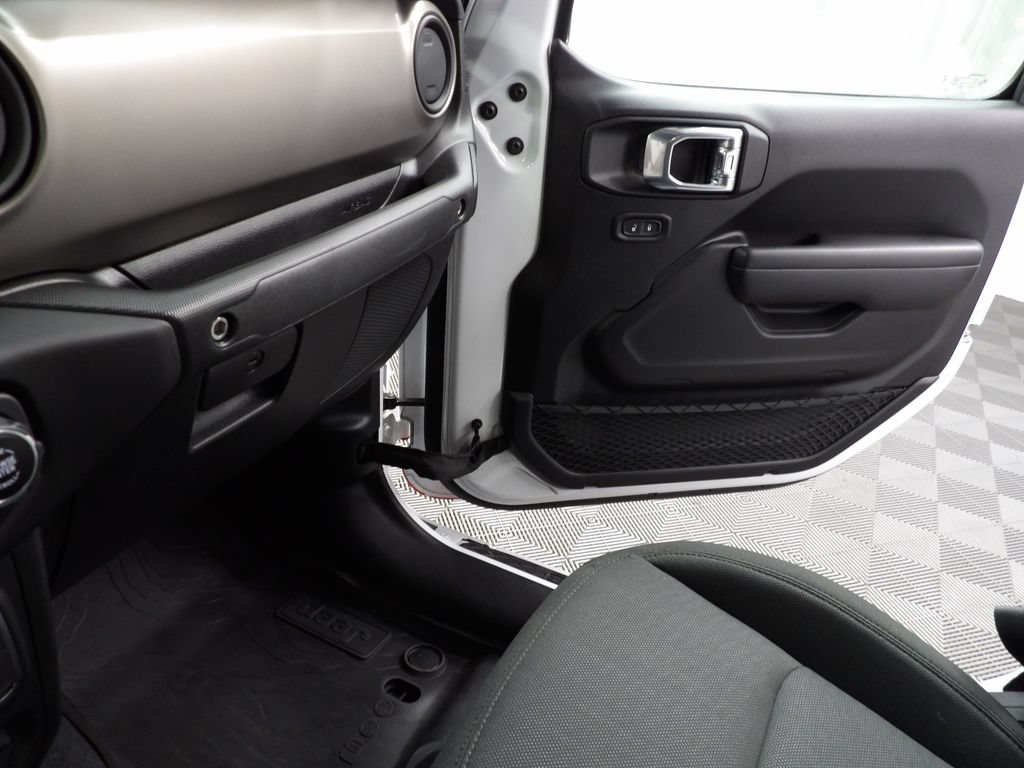 Used 2021 Jeep Gladiator Sport AWD/4WD image 25