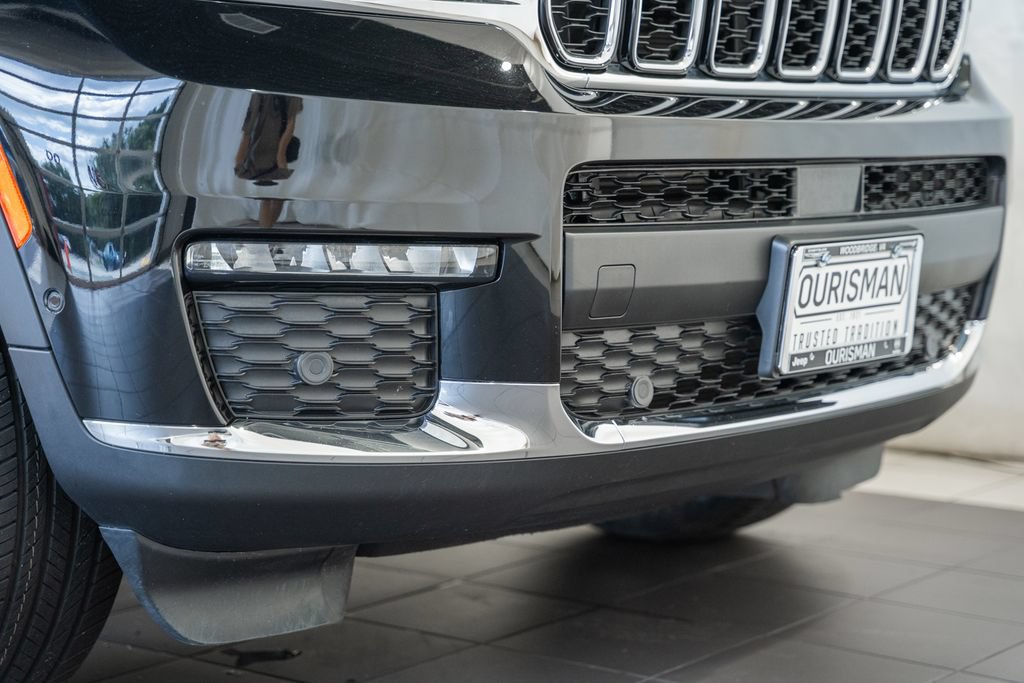 Used 2023 Jeep Grand Cherokee L Limited w/ Luxury Tech Group II AWD/4WD image 14