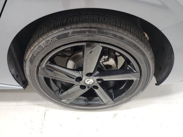 Used 2023 Nissan Sentra SR w/ Midnight Edition Package FWD image 38