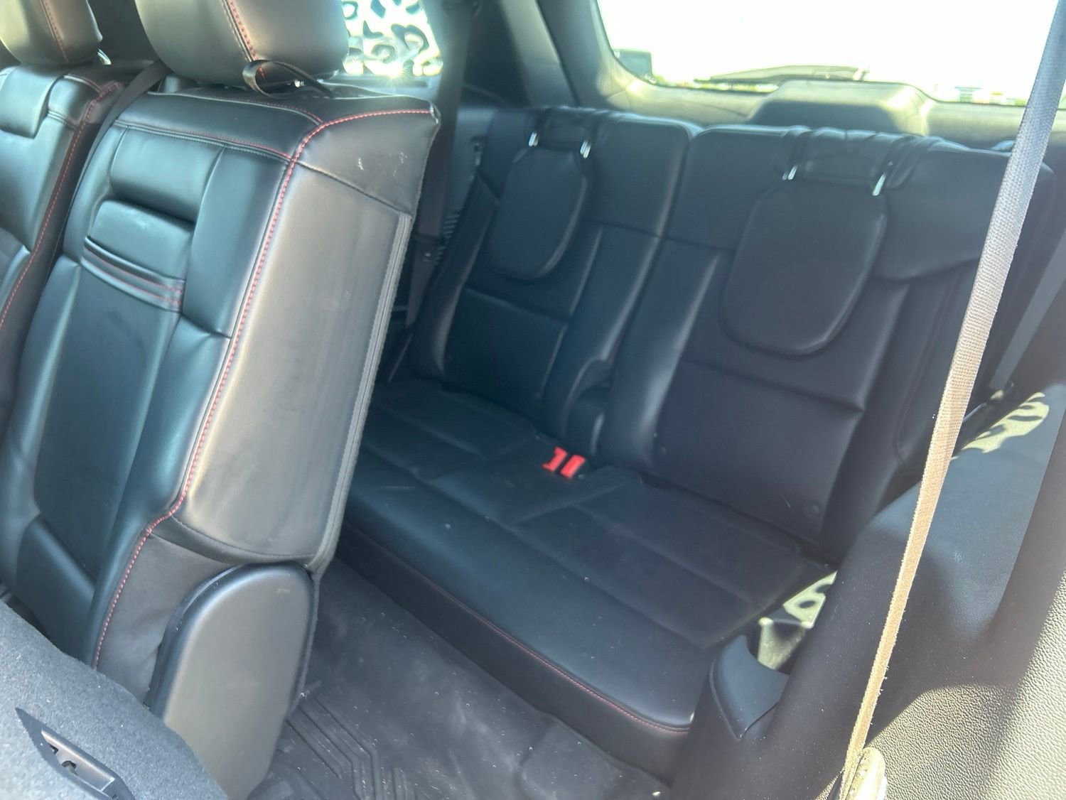 Used 2025 Ford Explorer ST-Line w/ Premium Package RWD image 13