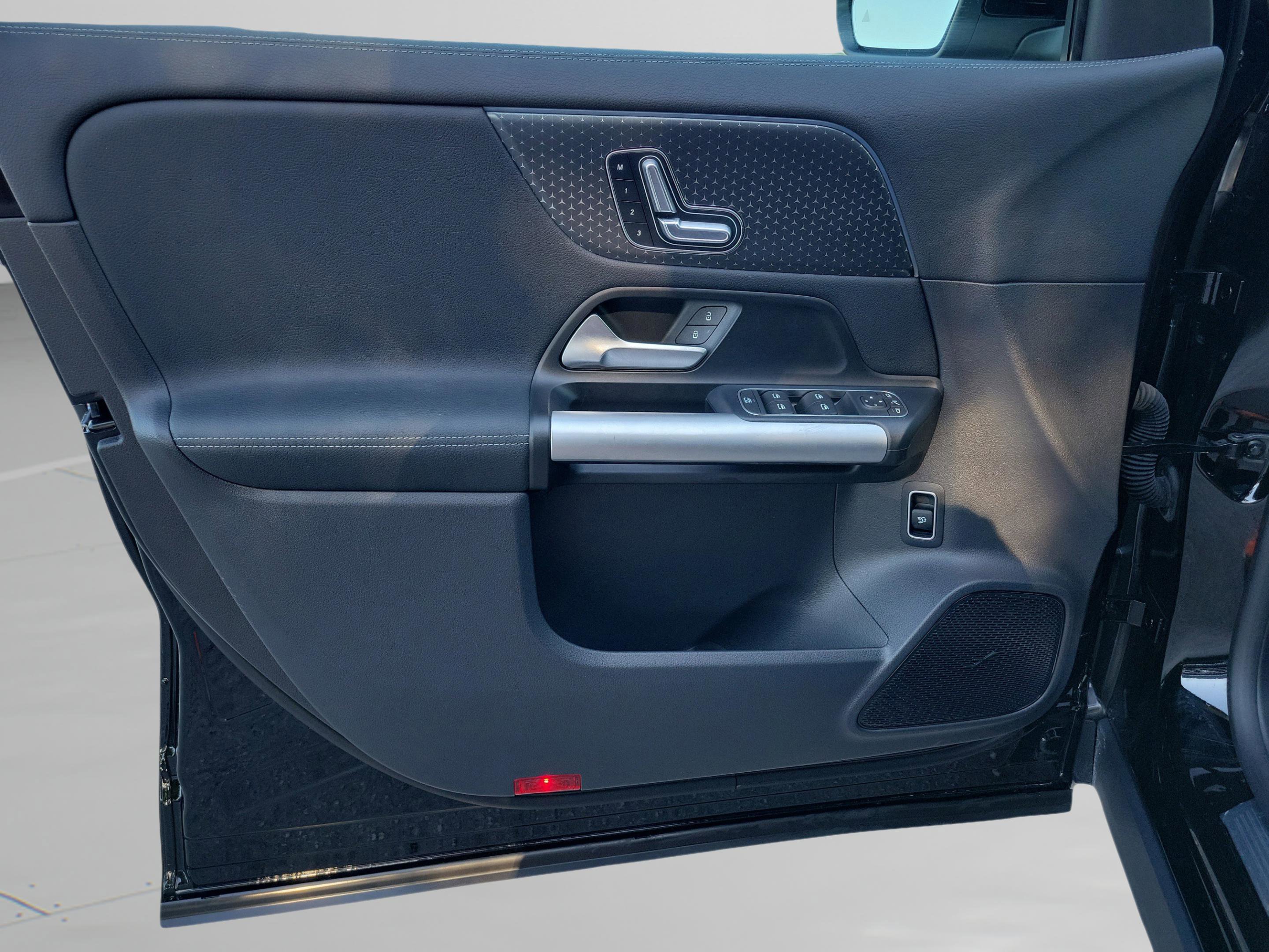 Used 2025 Mercedes-Benz GLA 250 image 26