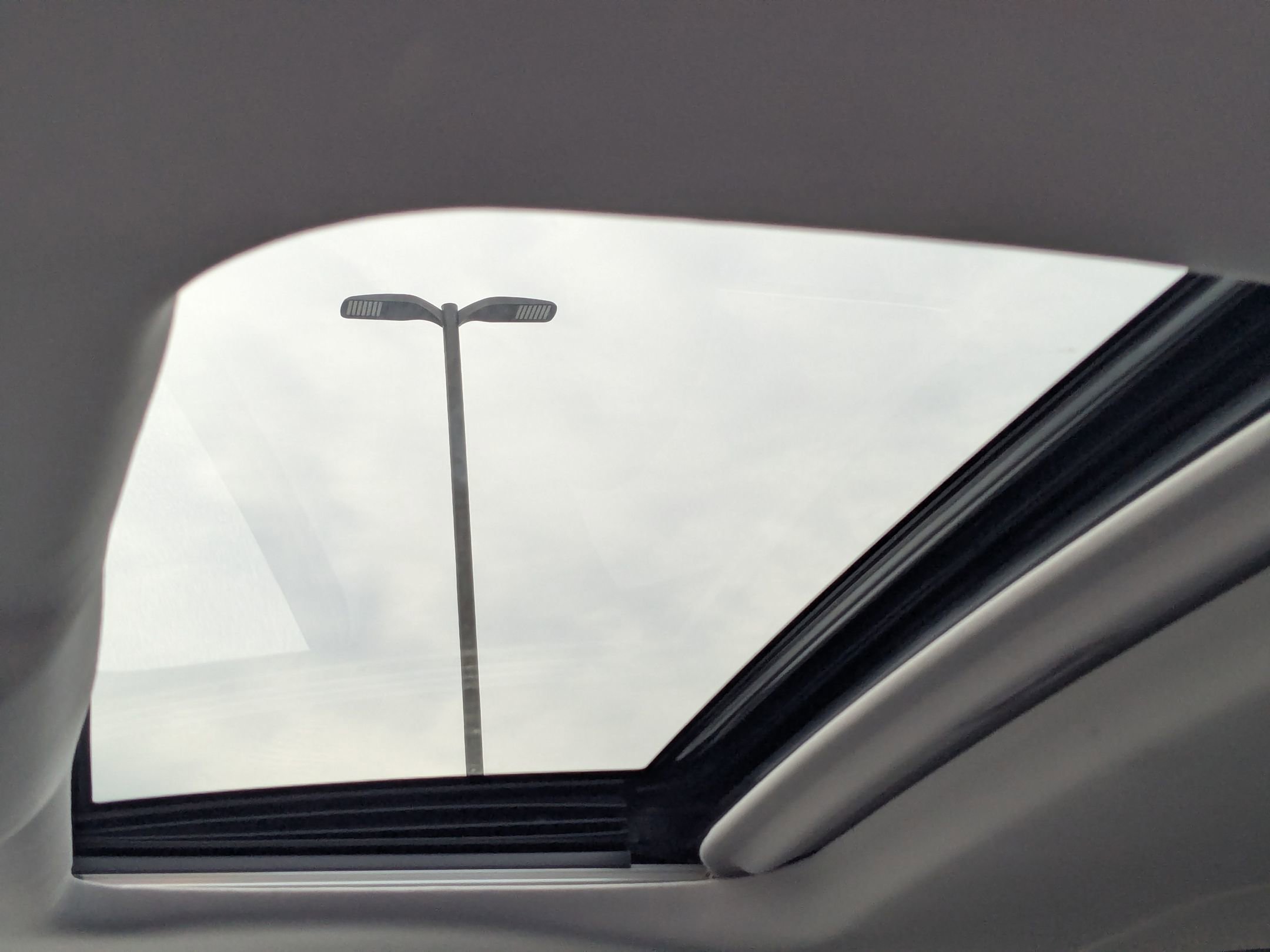 Used 2022 Toyota Highlander XLE image 16