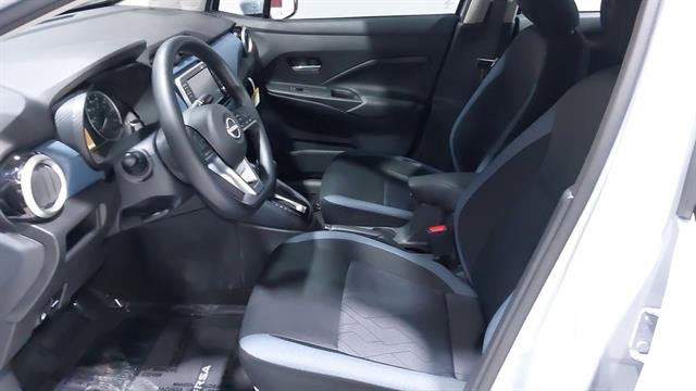 Used 2025 Nissan Versa SV w/ Trunk Package FWD image 20