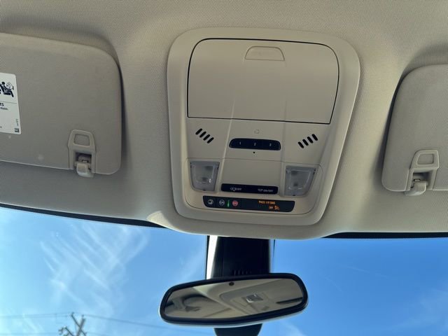 Used 2023 Buick Enclave Essence image 23