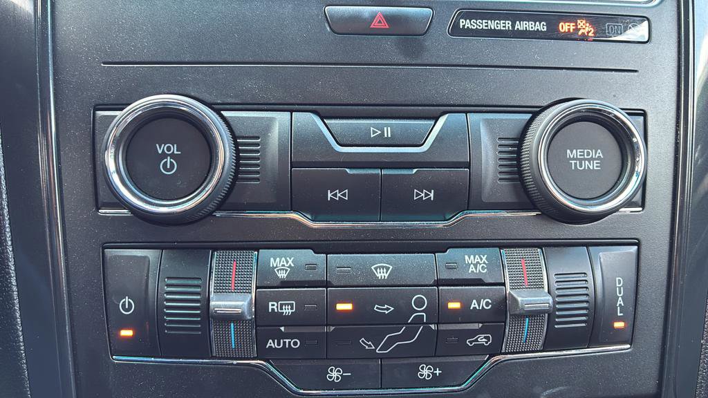 Used 2018 Ford Explorer XLT w/ Equipment Group 201A image 30