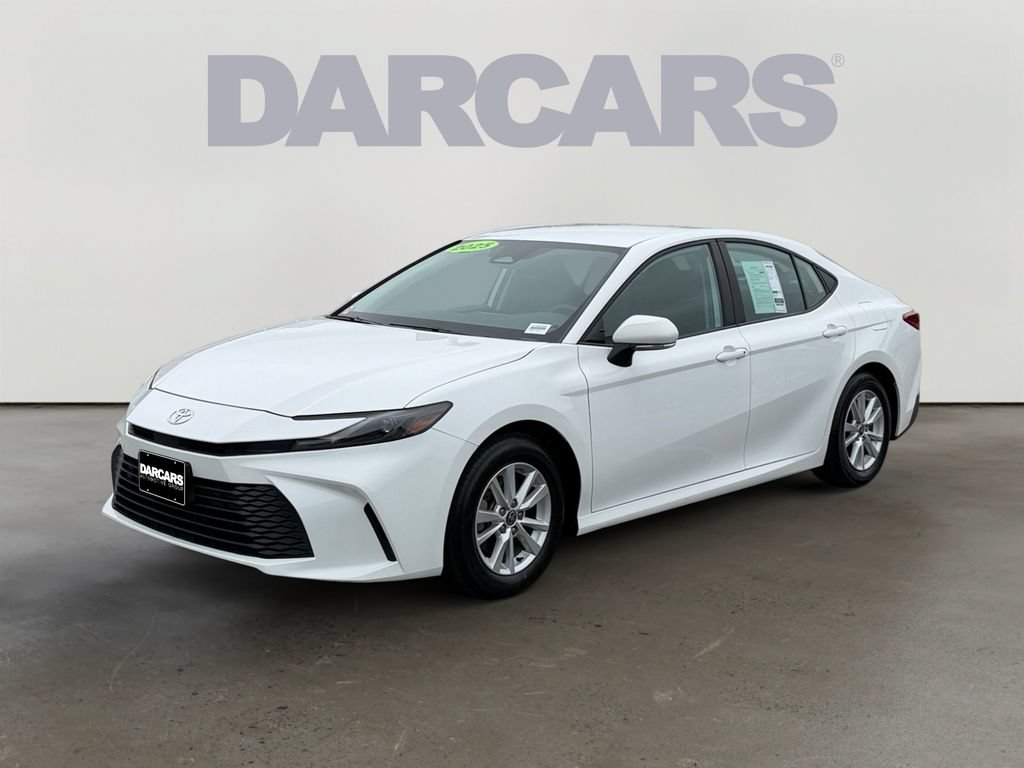 Used 2025 Toyota Camry LE FWD image 3