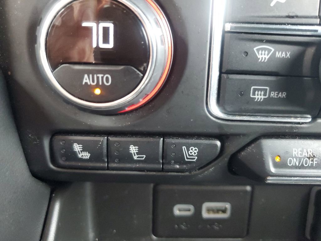 Used 2024 Chevrolet Tahoe Premier AWD/4WD image 29