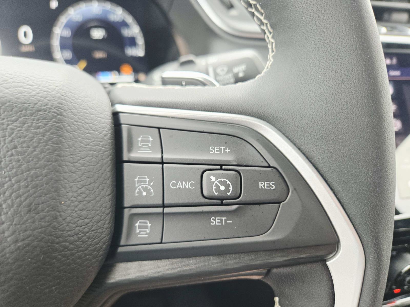 Used 2024 Jeep Grand Cherokee Altitude image 23