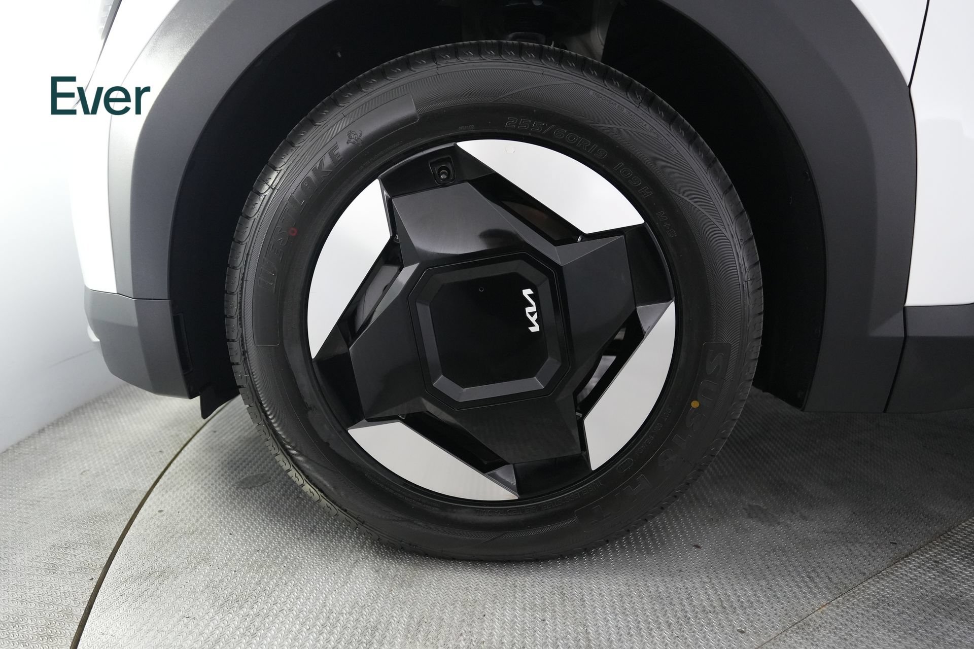 Used 2024 Kia EV9 Light Long Range RWD image 19