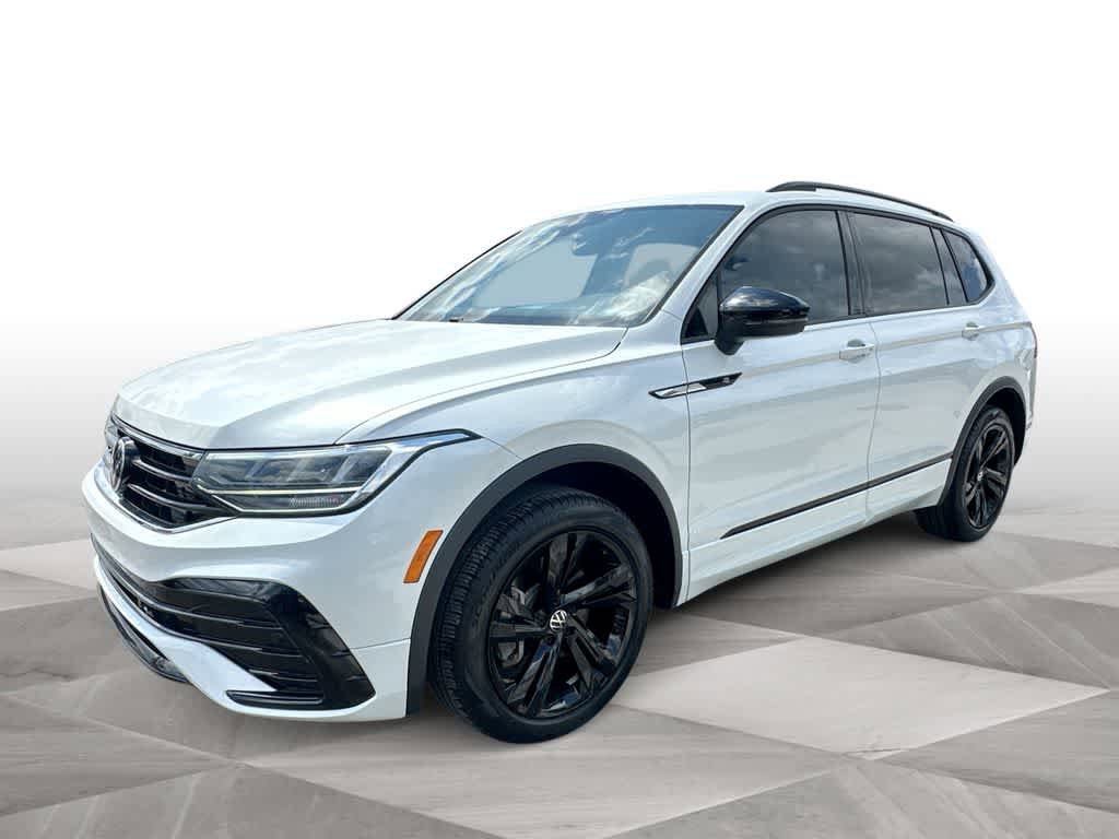Used 2023 Volkswagen Tiguan SE R-Line image 4