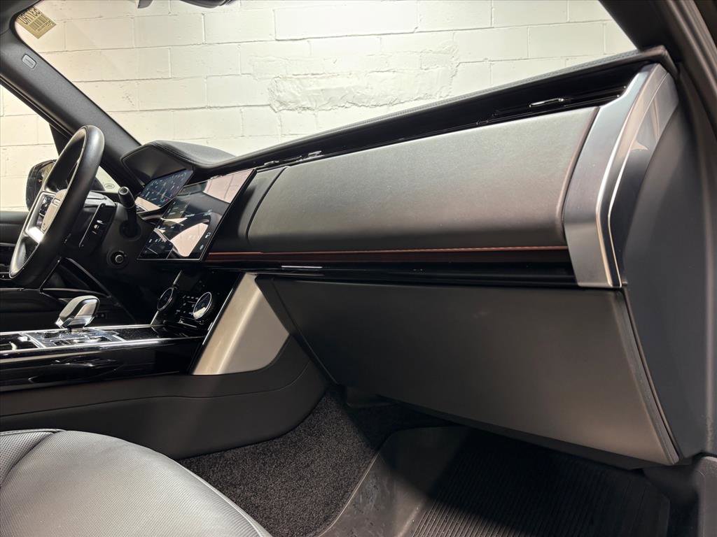 Used 2023 Land Rover Range Rover SE image 31