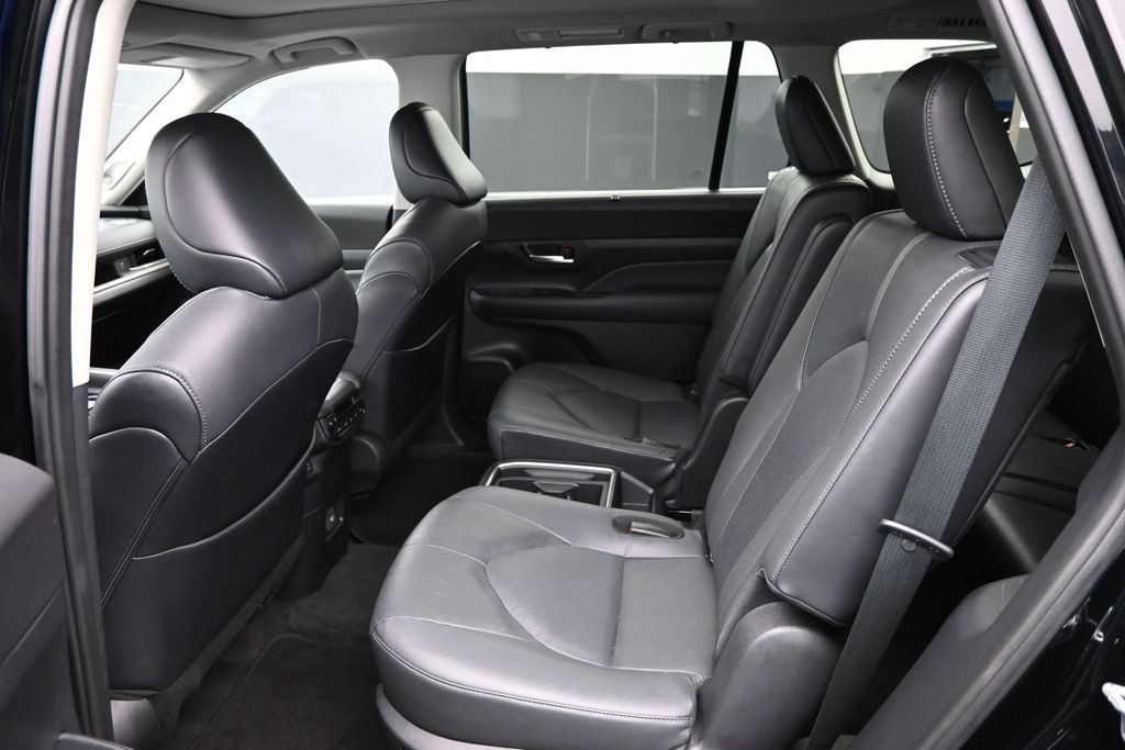 Used 2024 Toyota Grand Highlander AWD image 14