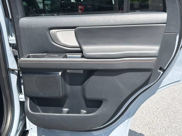 Used 2025 Ford Expedition Active RWD image 18