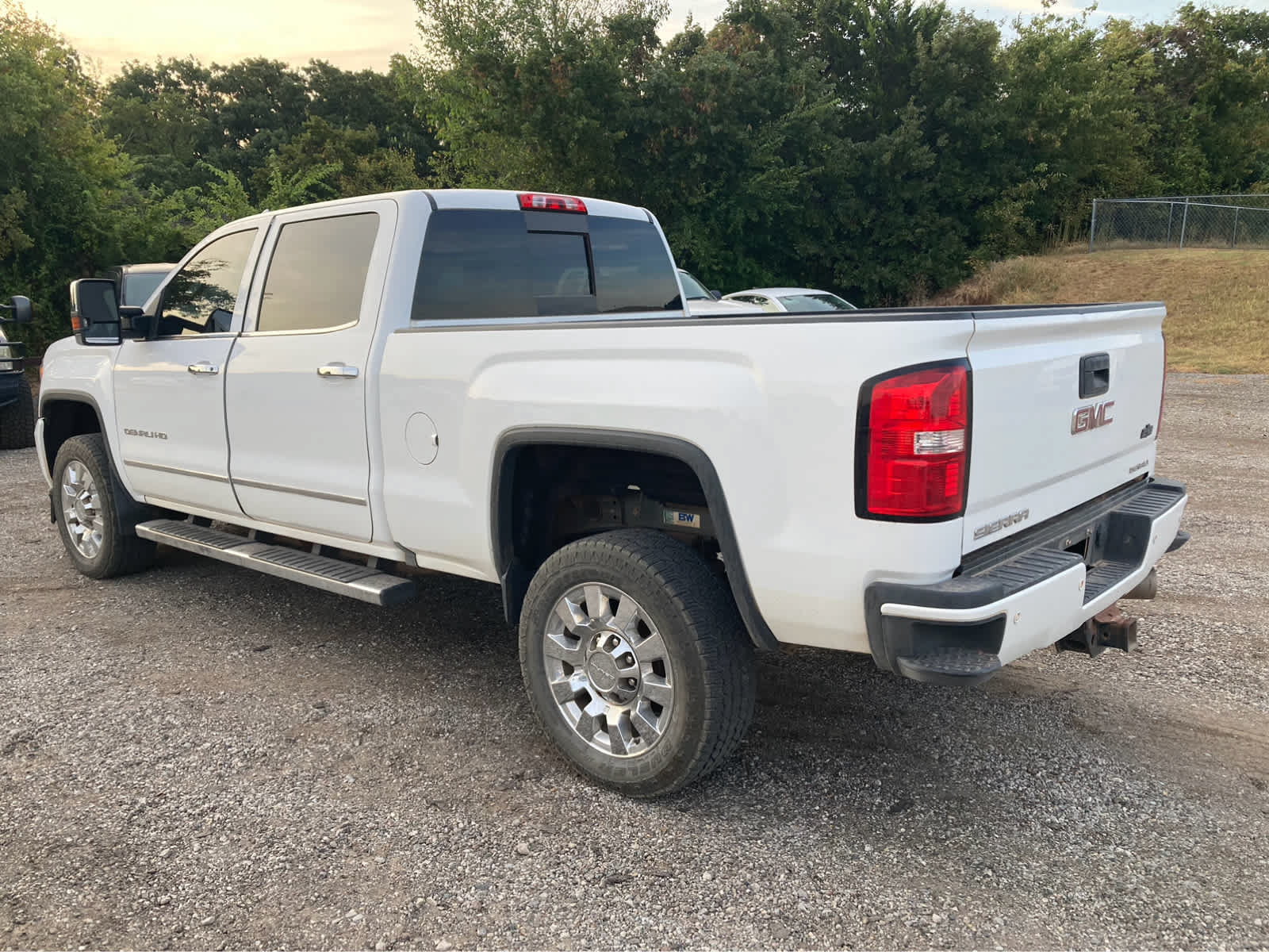 Used 2016 GMC Sierra 2500 Denali w/ Duramax Plus Package AWD/4WD image 5