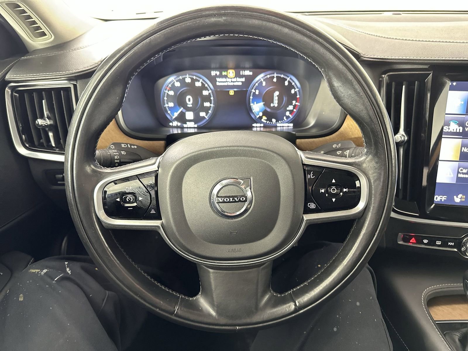 Used 2018 Volvo S90 T6 Inscription image 18