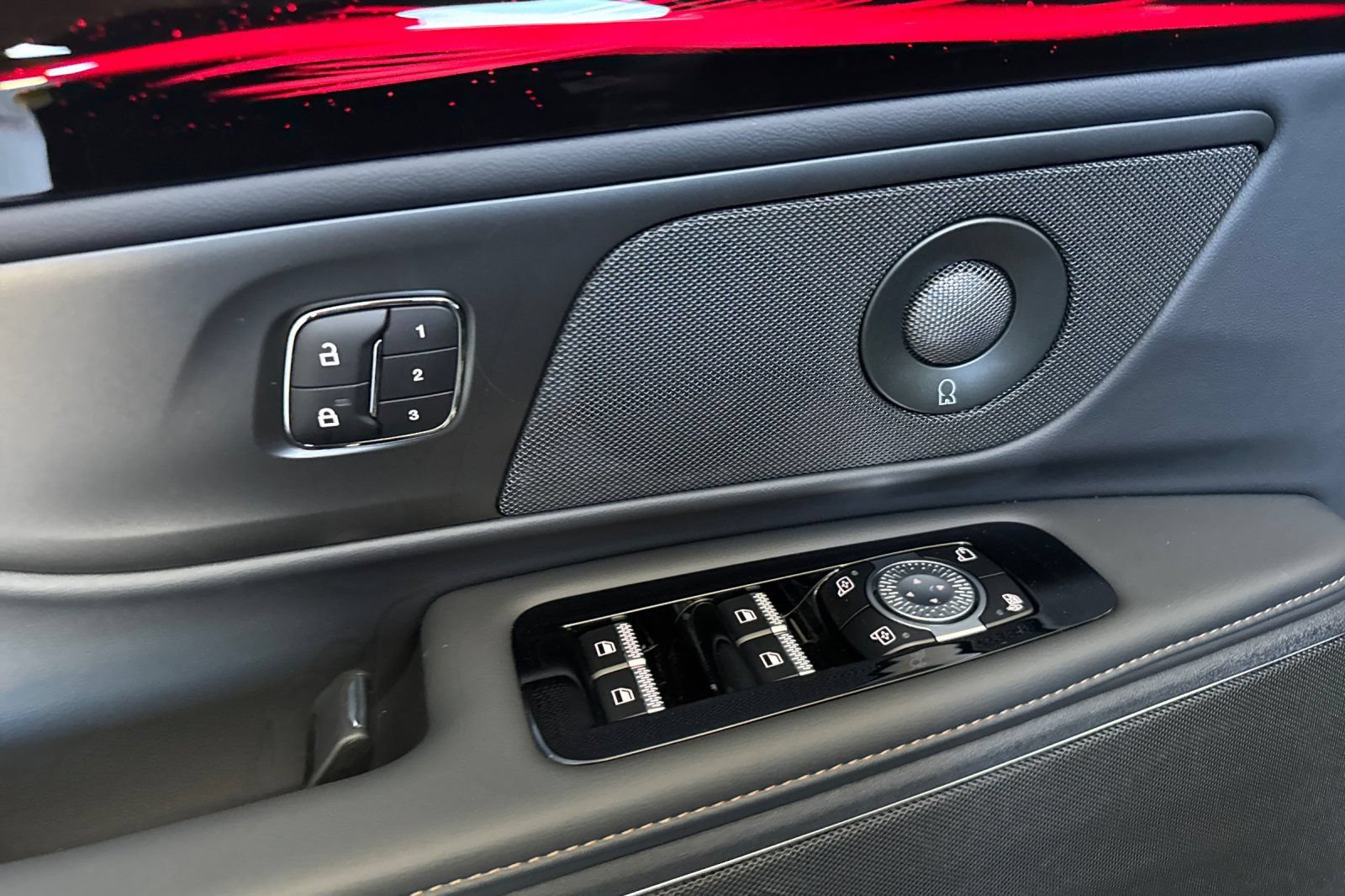 New 2026 Lincoln Nautilus Reserve AWD/4WD image 8
