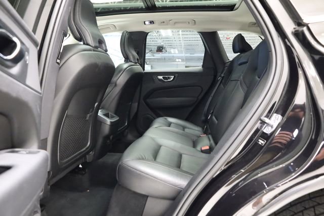 Used 2021 Volvo XC60 T5 Momentum w/ Advanced Package AWD/4WD image 27