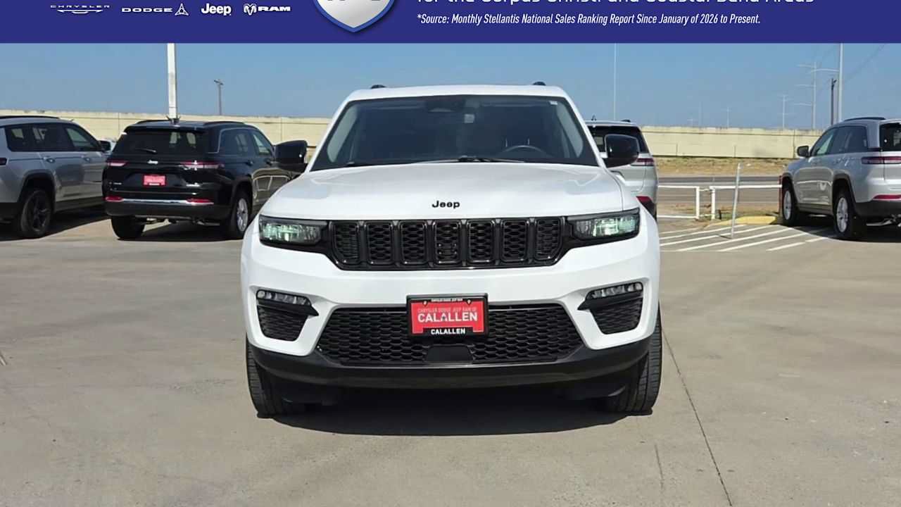 Used 2023 Jeep Grand Cherokee Limited w/ Black Appearance Package AWD/4WD image 3