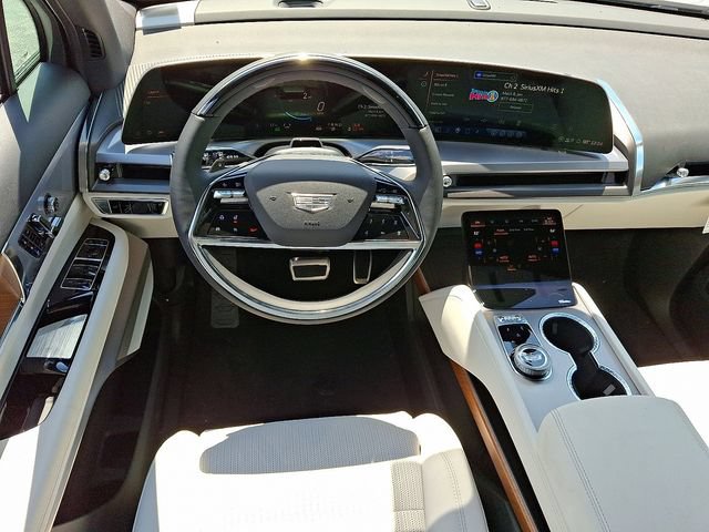 New 2026 Cadillac Vistiq Luxury w/ LPO, Floor Liner Package AWD/4WD image 7