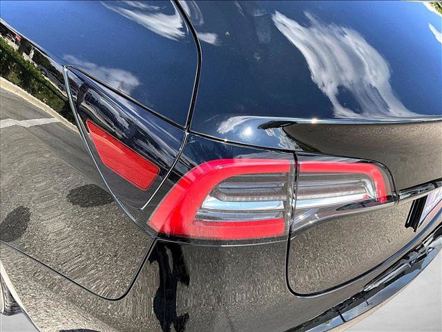 Used 2022 Tesla Model 3 Long Range AWD/4WD image 29
