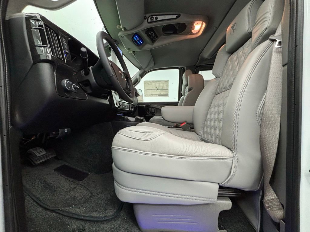 New 2025 GMC Savana 2500 Extended w/ Driver Convenience Package image 22