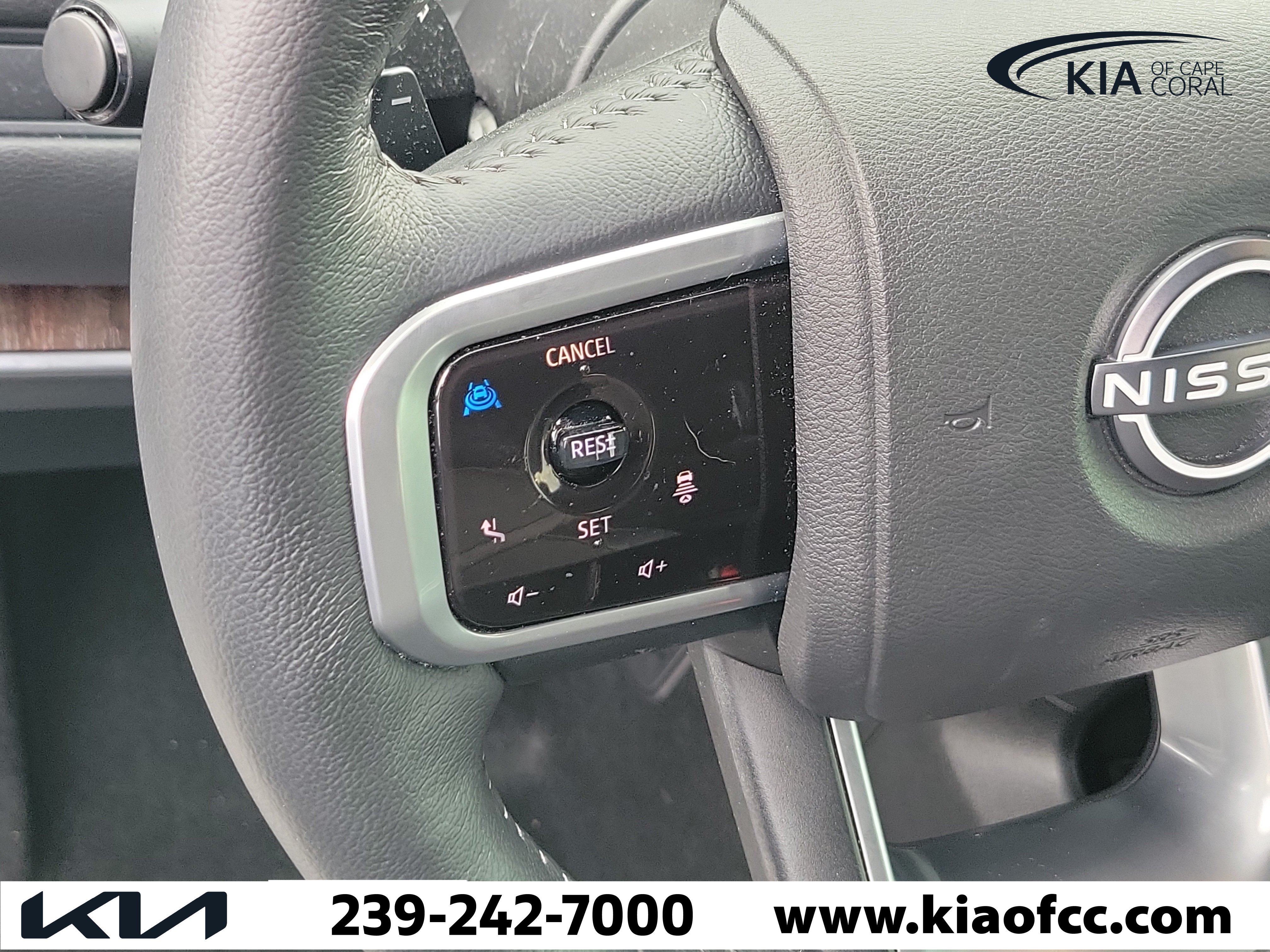 Used 2025 Nissan Armada SL AWD/4WD image 27