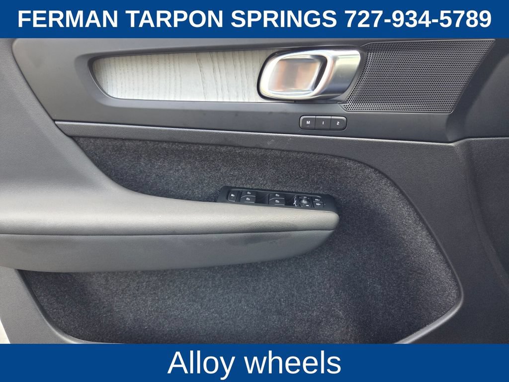Certified 2026 Volvo XC40 B5 Plus AWD/4WD image 25